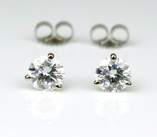 19CAI-31 DIAMOND STUD EARRINGS