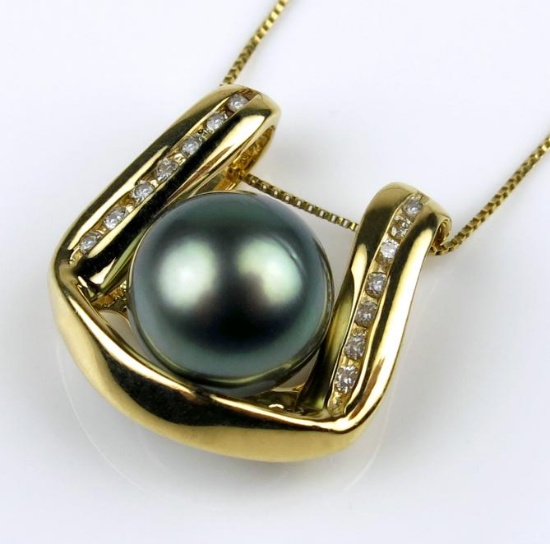 19CAI-43 BLACK PEARL & DIAMOND PENDANT