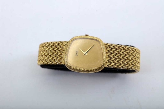 19SB-2 PIAGET WRISTWATCH