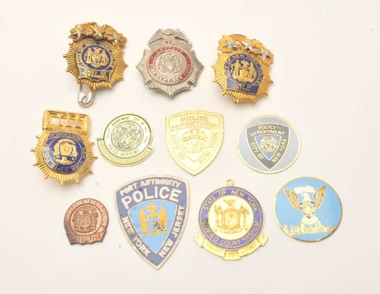 18DC-10 BADGE & PLAQUE LOT