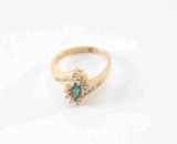 19RPS-40 EMERALD & DIAMOND RING