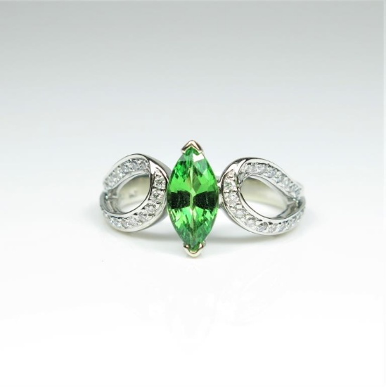 20CAI-18 TSAVORITE GARNET & DIAMOND RING