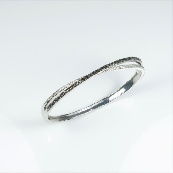 20CAI-10A WHITE & BLACK DIAMOND BANGLE BRACELET
