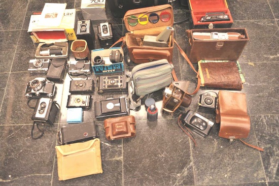 20IK-5 WALTER CRANE COLLECTION OF CAMERAS