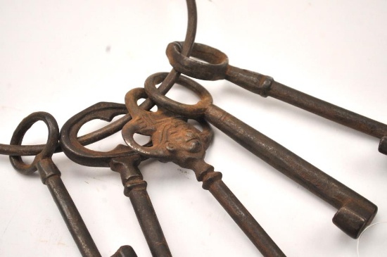 20IK-16 ANTIQUE SET OF CUFFS