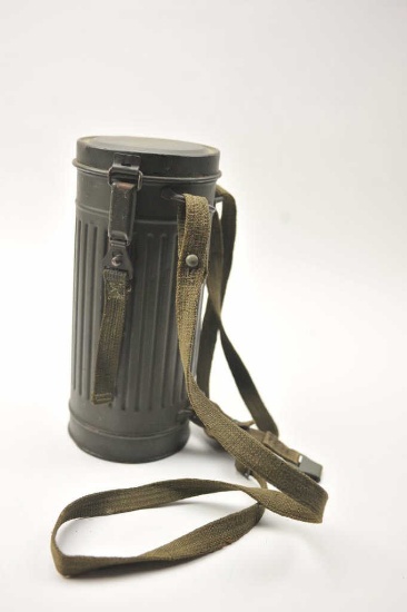 20IB-9 GERMAN GAS MASK W/CANISTER