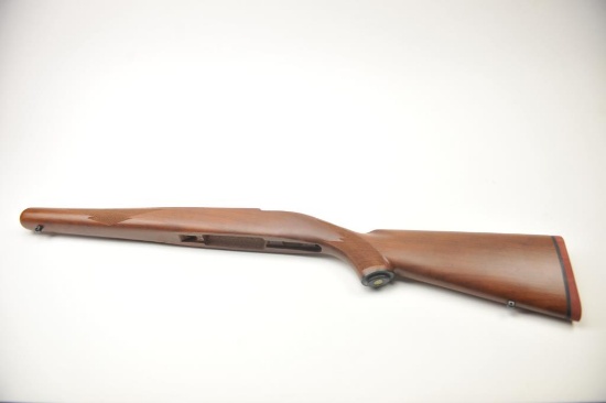 20HI-115 RUGER M77 WALNUT STOCK W/RED PAD
