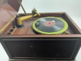 20IK-18 ANTIQUE VICTROLA PLAYER