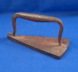 Flat iron, thin base, cast iron, Ht 3 1/4