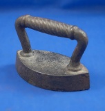 Small double pointed SAD iron, cast iron, Ht 3