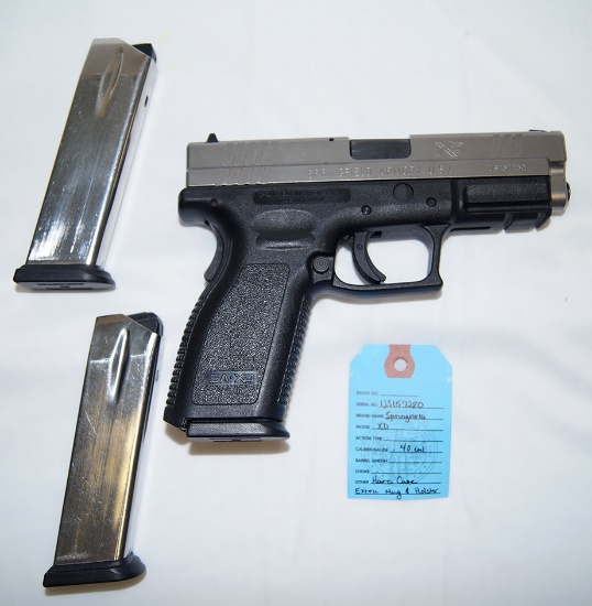 Springfield XD40--Caliber-.40--Comes With Case--2 Magazines--Speedloader--Holster--Magazine Holder