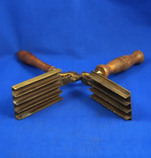 Fluting scissors, late 1800's, 3 over 4 fingers, wood handle, 9 1/2" long