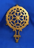 Trivet, round brass, 5