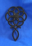 Small trivet, 5