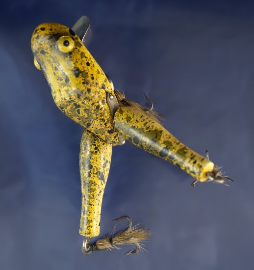 Vintage fishing lure: Paw Paw Wottafrog