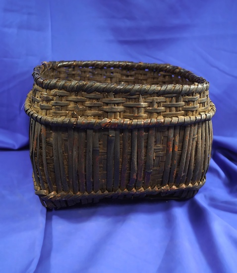 9 7/8" nicely woven Baskets in good condition.