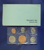 Uncirc 1983 Philadelphia Souvenir Set in Original Envelope Cent â€“ Half Dollar Plus a Mint Medal