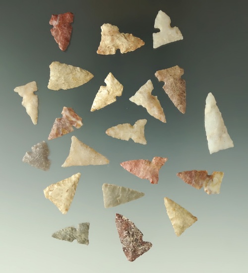 Group of 20 West Texas arrowheads, largest is 1 1/16".