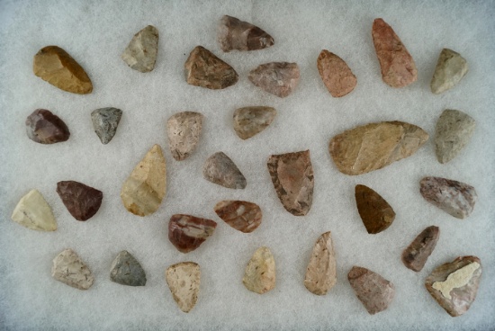 Group of thumbnail scrapers found in the Kansas area from the Eulert collection.