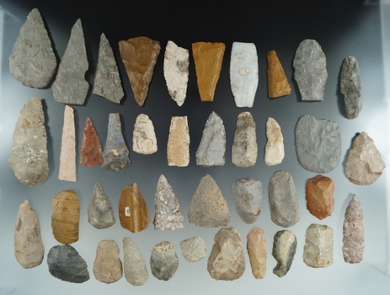 Large group of assorted flaked artifacts found in Kansas. Largest is 3".