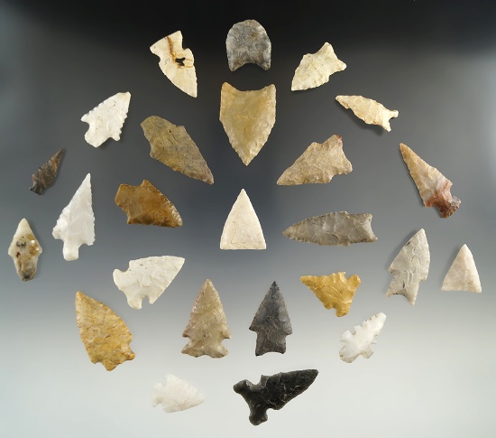 Large groups 25 nice assorted arrowheads from various locations. Largest is 1 5/8".