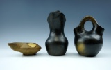 Set of three contemporary pottery vessels, largest is 5 5/16