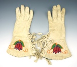 Pair of vintage floral design beaded gloves in nice condition.