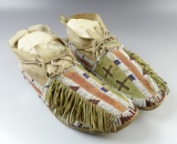 Beautiful pair of Vintage Leather Moccasins that measure 10 1/2