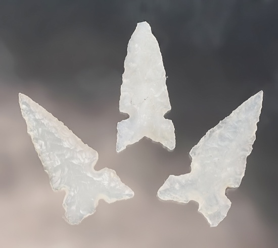 Set of three Desert Sierra points made from Agate. Largest is 1 1/16".