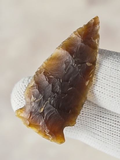 1 13/16" Besant made of Knife River Flint. Found in Oliver Co., North Dakota. Rogers COA.