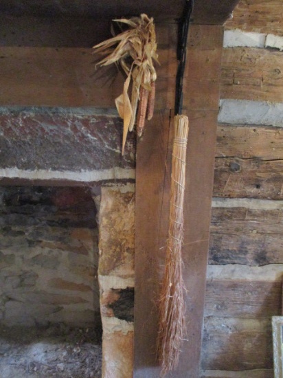 Corn Cob Bundle and Straw Bundle Broom