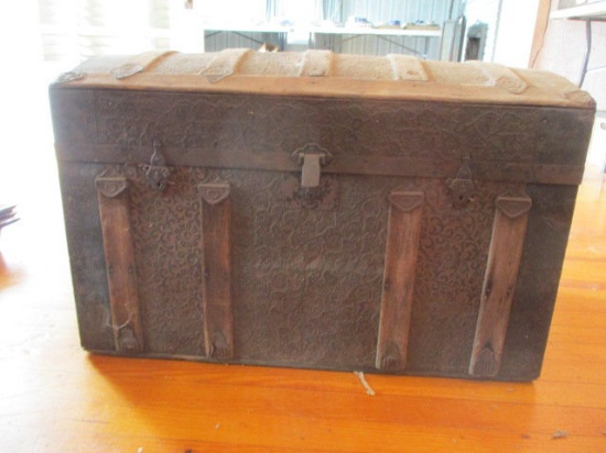 Antique Dome Top Steamer Trunk with Removable Tray