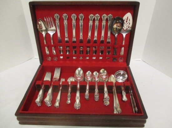 83 Pieces of Old Company Plate Silverplated Flatware in Silver Saver