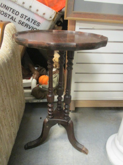 Scalloped Edge Occasional Table