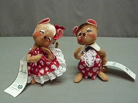 Annalee Dolls 1999 7" Sweetheart Girl Mouse & 7" Sweetheart Boy Mouse