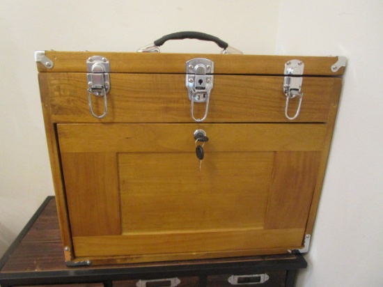 Windsor Design Locking 8 Drawer  Tool Chest and Contents