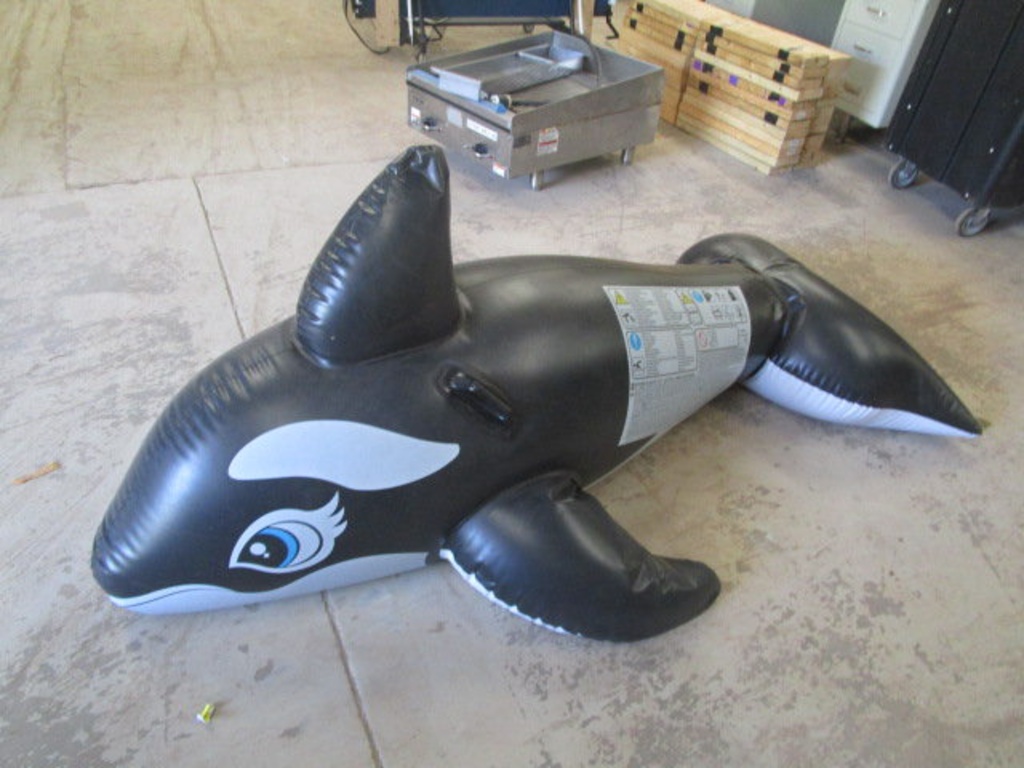 orca pool float