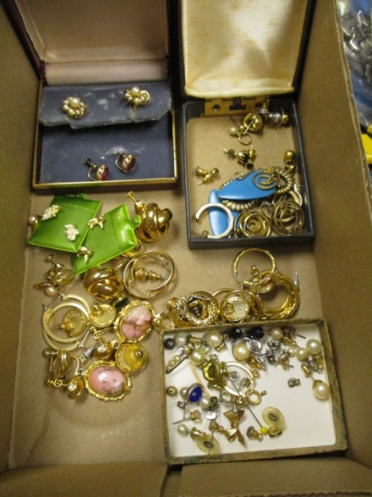 Lot of Earrings