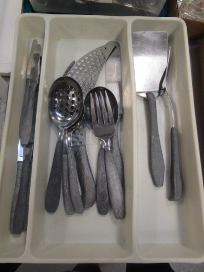 15 Pieces of Stainless Kitchen Utensils in Organizer