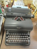Vintage Royal Manual Typewriter