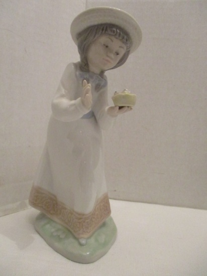 Lladro NAO Girl with Bird's Nest