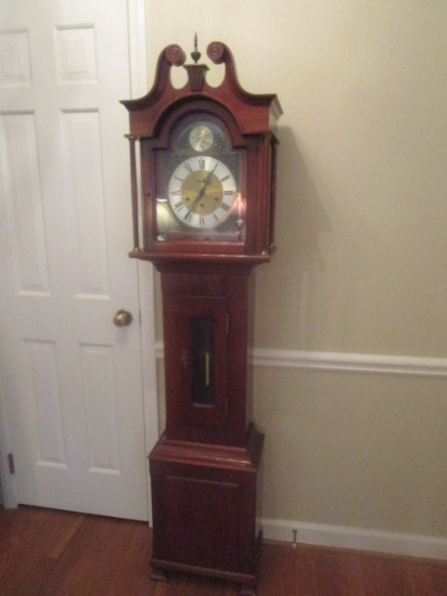 Daneker Grandmother Floor Clock Model h66 | Art, Antiques & Collectibles  Collectibles Decorative Collectibles Collectible Clocks | Online Auctions |  Proxibid