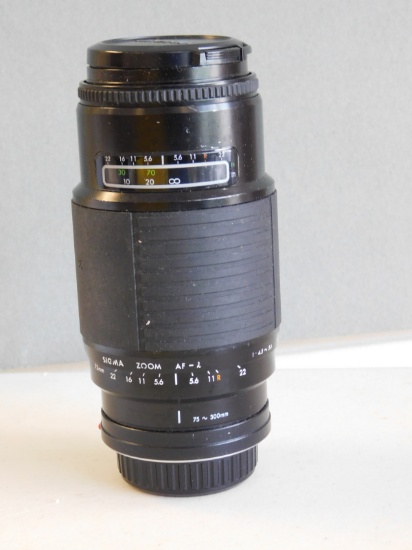 Sigma Large Lens 75- 300 MM