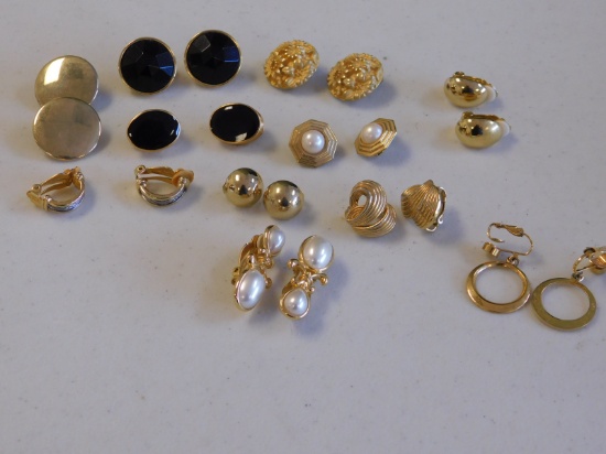 Gold Tine Clip On Earrings