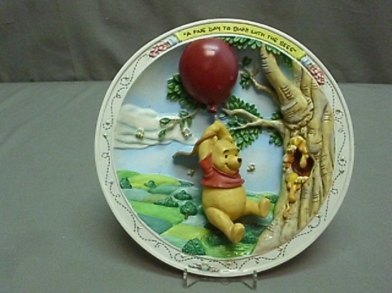 Winnie The Pooh And Friends  Plate "A Fine Day To Buzz With The Bees" 1996 Bradford Exchange