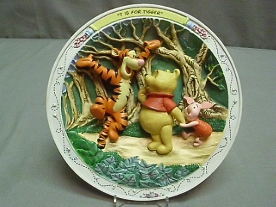 Winnie The Pooh And Friends Plate "T Is For Tigger" 1995 Bradford Exchange