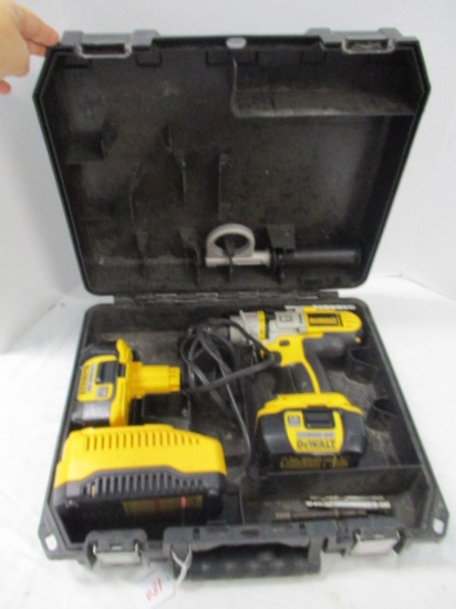 DeWalt 18v Drill, Charger and 2 Batteries in Hard Case