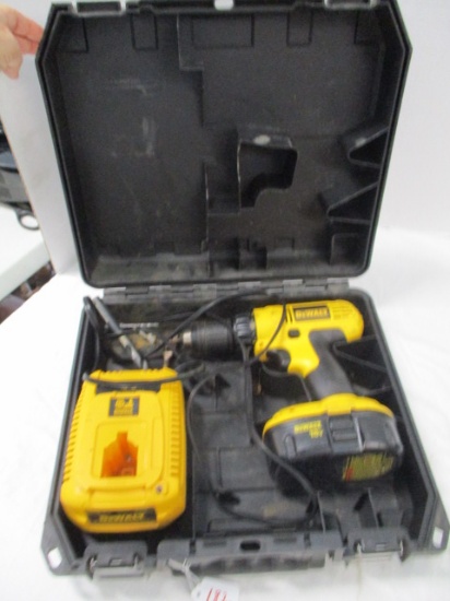 DeWalt 18v Drill, Charger and Battery in Hard Case