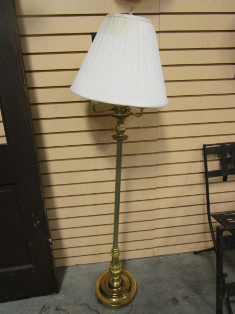 Lot Four Bulb Floor Lamp Proxibid Auctions Four Bulb Floor Lamp