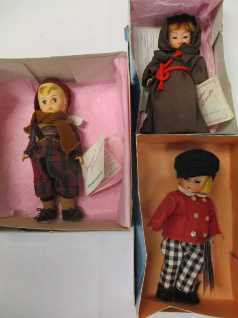 madame alexander miniature showcase dolls